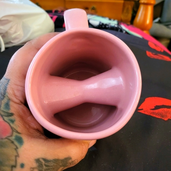 VooDoo Donuts coffee cup from Portland,  Oregon - Picture 4 of 4